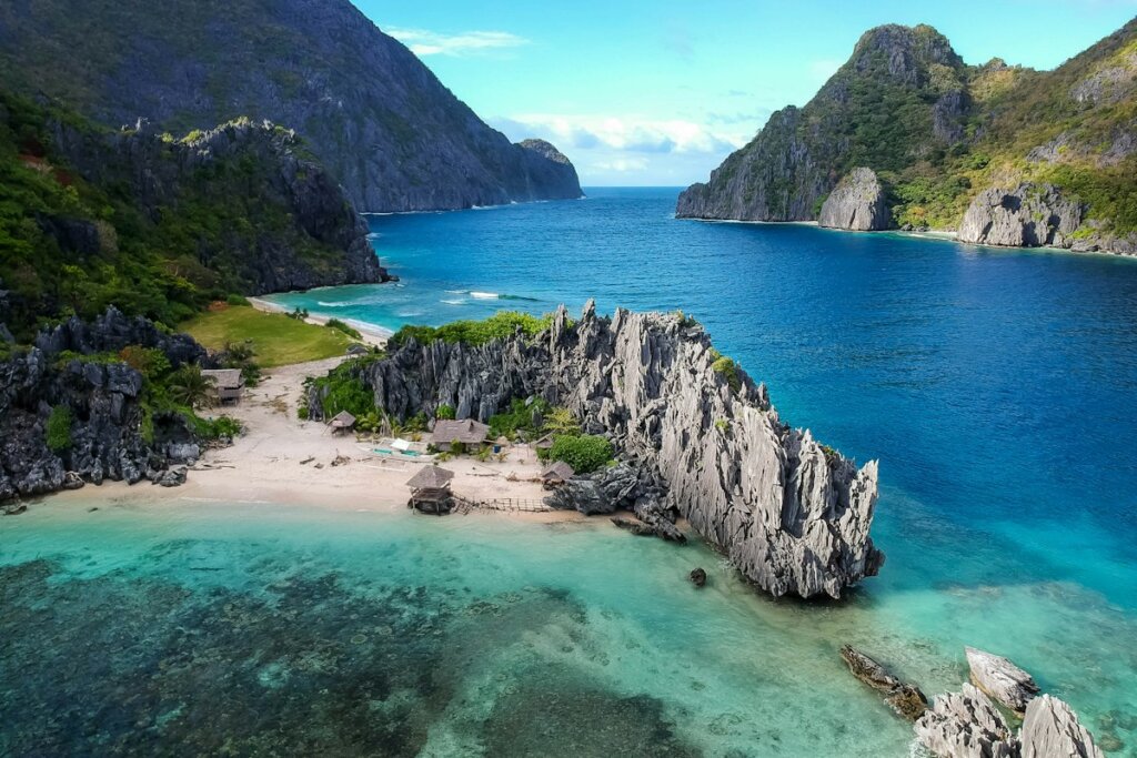 Best Day Trips from El Nido to Coron: Ferries, Expeditions & Alternatives (2026)