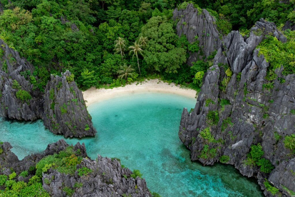 Best Time of Year to Visit El Nido (2026 Month-by-Month Guide)