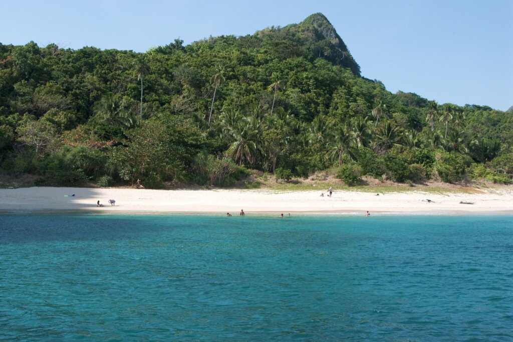 Beach in El Nido Bay, Palawan, Philippines