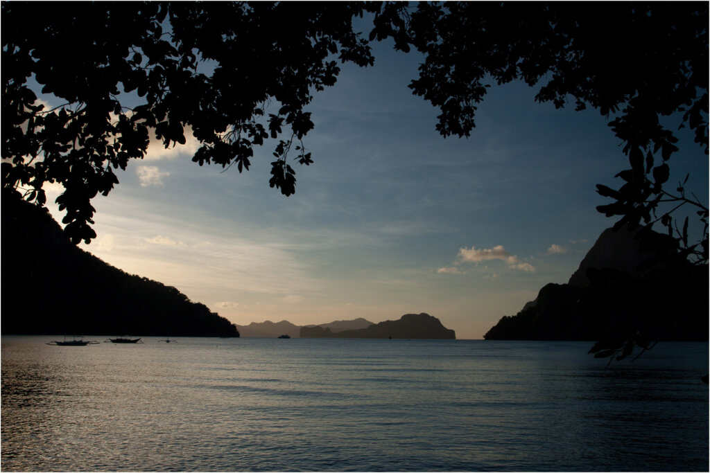 Sunset over Bacuit Bay, El Nido, for a trip budget spreadsheet guide