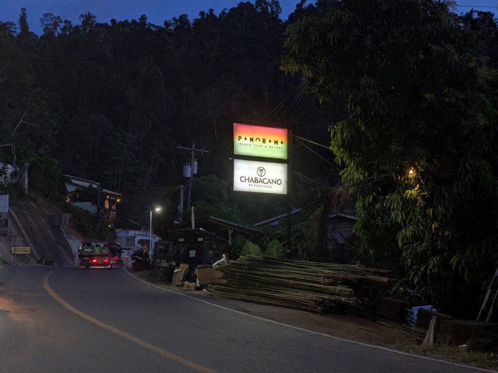 Beachfront dining in El Nido, Palawan