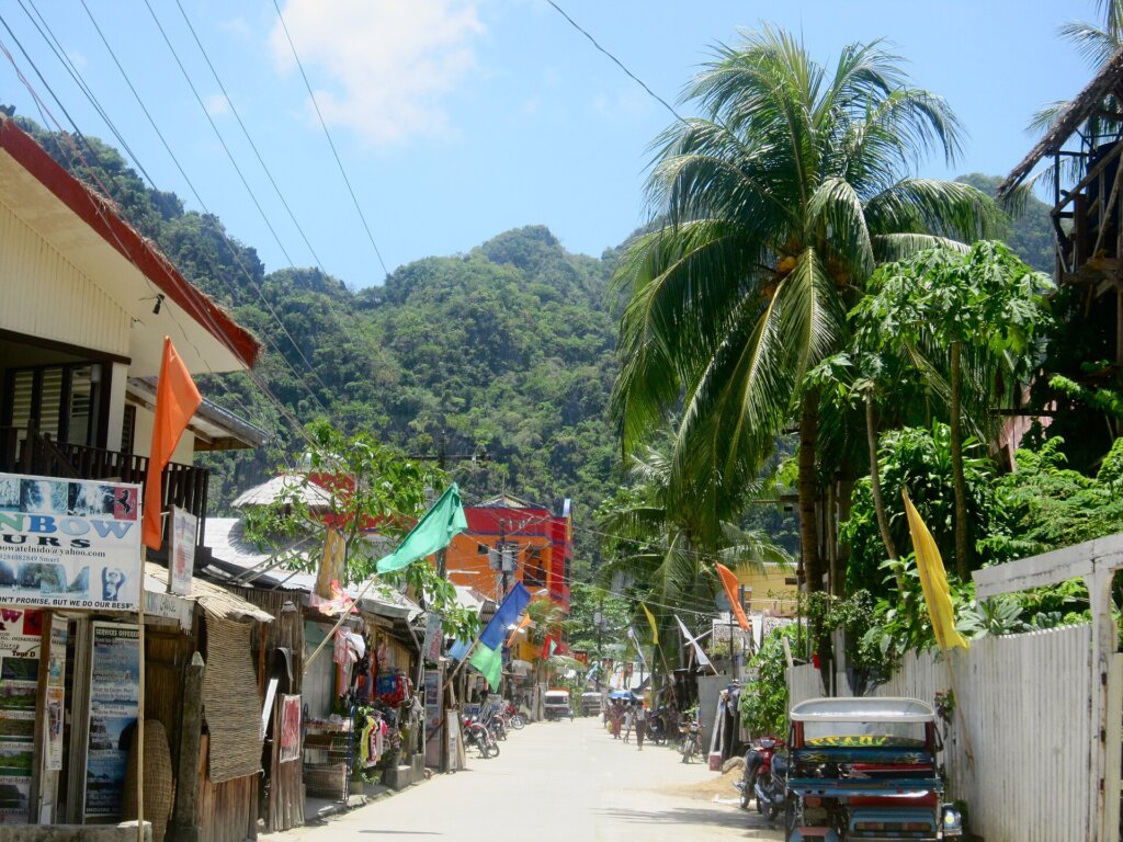 El Nido town beneath limestone cliffs