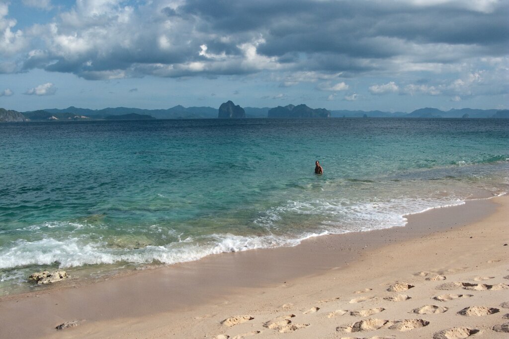 Quiet beach in El Nido Bay, Palawan