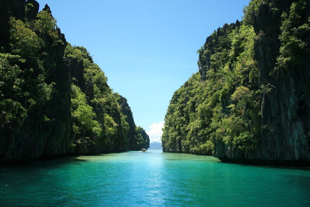 Turquoise water of the Big Lagoon, El Nido, Palawan