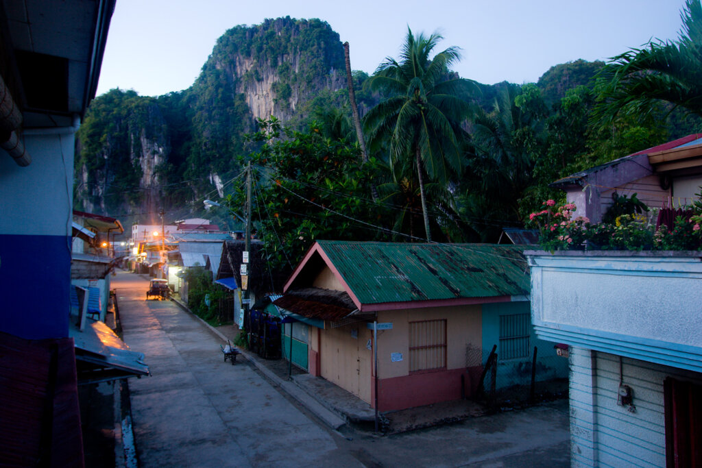 El Nido town center shops